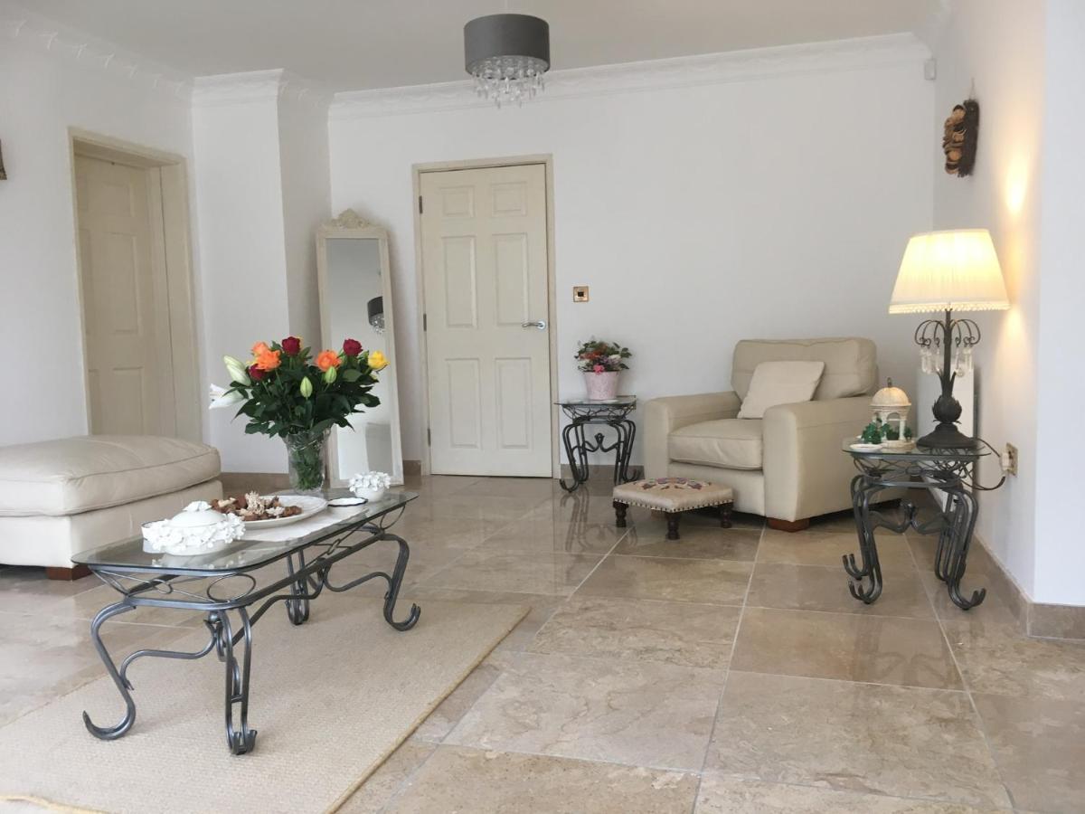 Rowan House Bed Breakfast Main House & Self Contained Self Catering Apartment Cymmer ภายนอก รูปภาพ