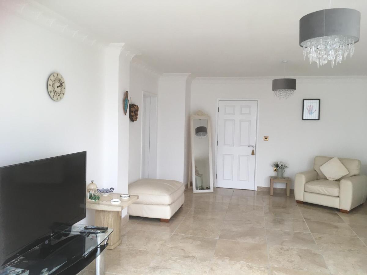Rowan House Bed Breakfast Main House & Self Contained Self Catering Apartment Cymmer ภายนอก รูปภาพ