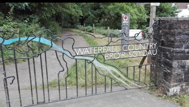 Rowan House Bed Breakfast Main House & Self Contained Self Catering Apartment Cymmer ภายนอก รูปภาพ