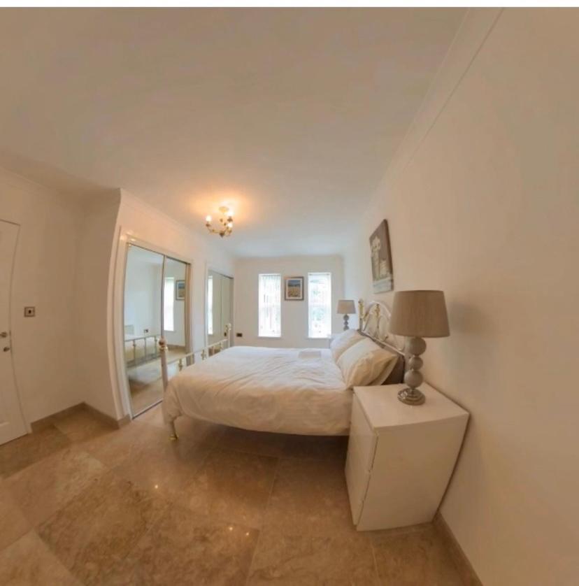 Rowan House Bed Breakfast Main House & Self Contained Self Catering Apartment Cymmer ภายนอก รูปภาพ