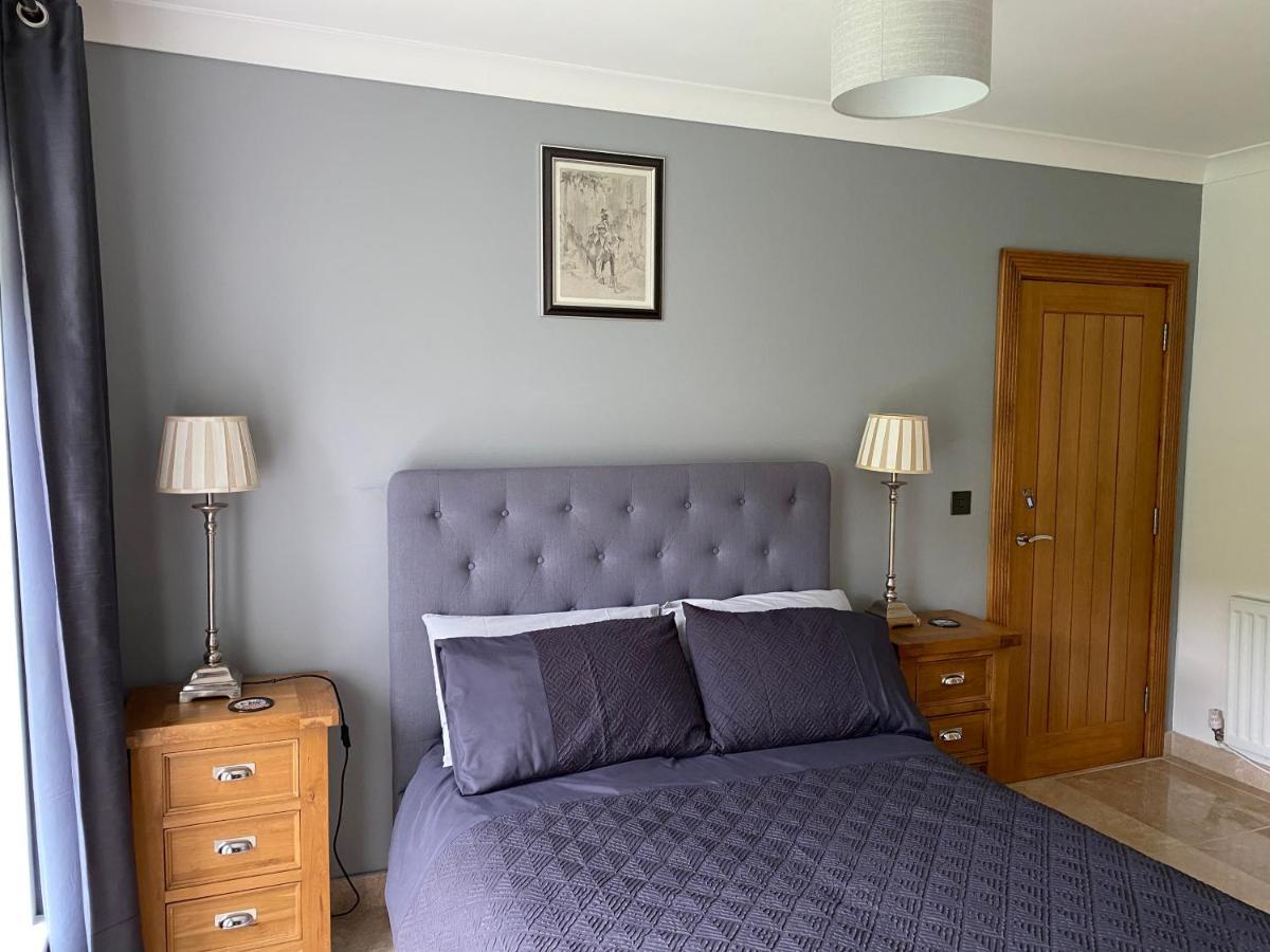 Rowan House Bed Breakfast Main House & Self Contained Self Catering Apartment Cymmer ภายนอก รูปภาพ