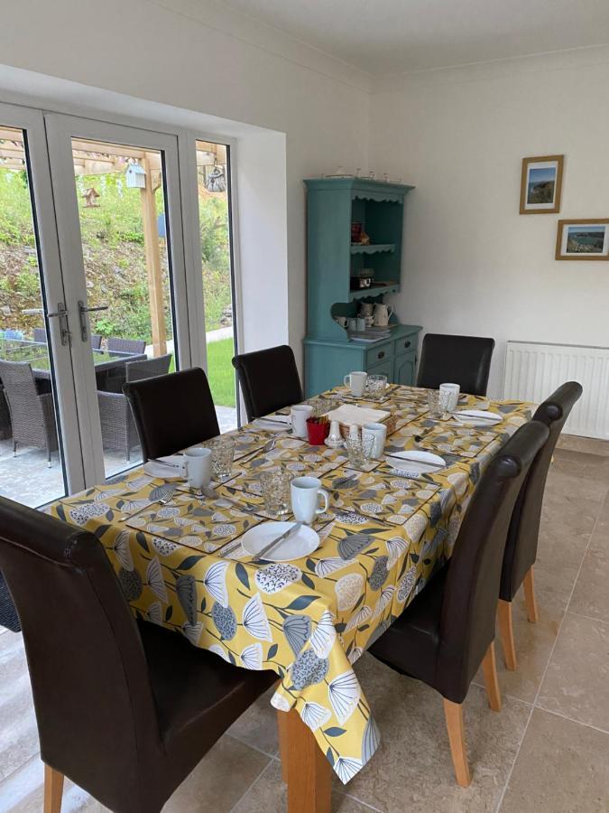 Rowan House Bed Breakfast Main House & Self Contained Self Catering Apartment Cymmer ภายนอก รูปภาพ